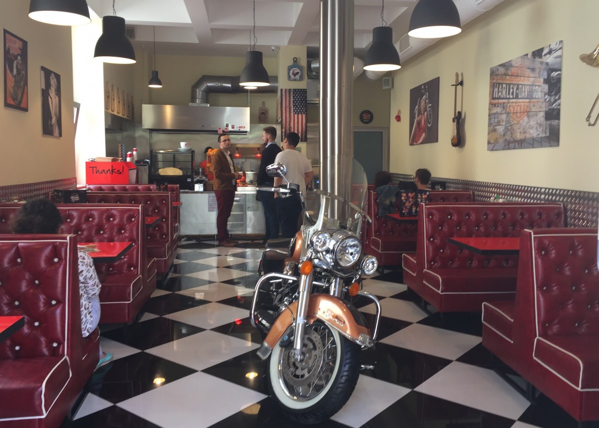 Două restaurante din Sibiu, date în judecată de compania Harley-Davidson. Acestea trebuie să își schimbe numele, deși unul s-a închis