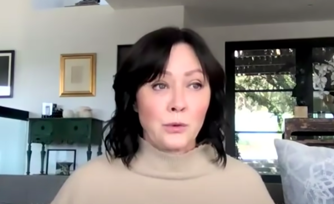 VIDEO | Actrița Shannen Doherty, star al serialului Beverly Hills, diagnosticată cu cancer în stadiu terminal, a dezvăluit singura ei dorință pentru noul an