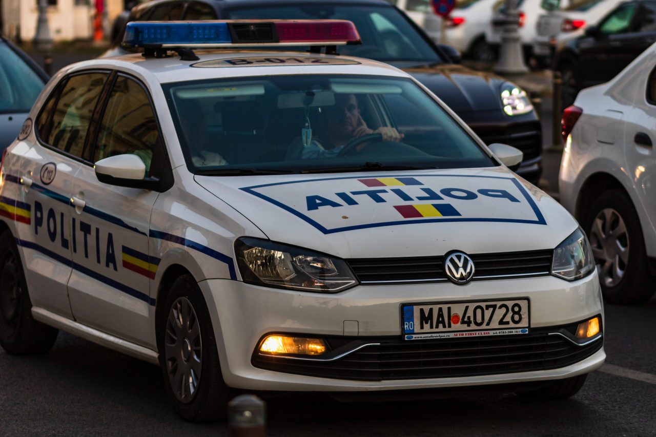Procesul verbal care demonstrează plata amenzilor nu mai trebuie trimis la Poliție. Legea a fost promulgată de președintele Iohannis