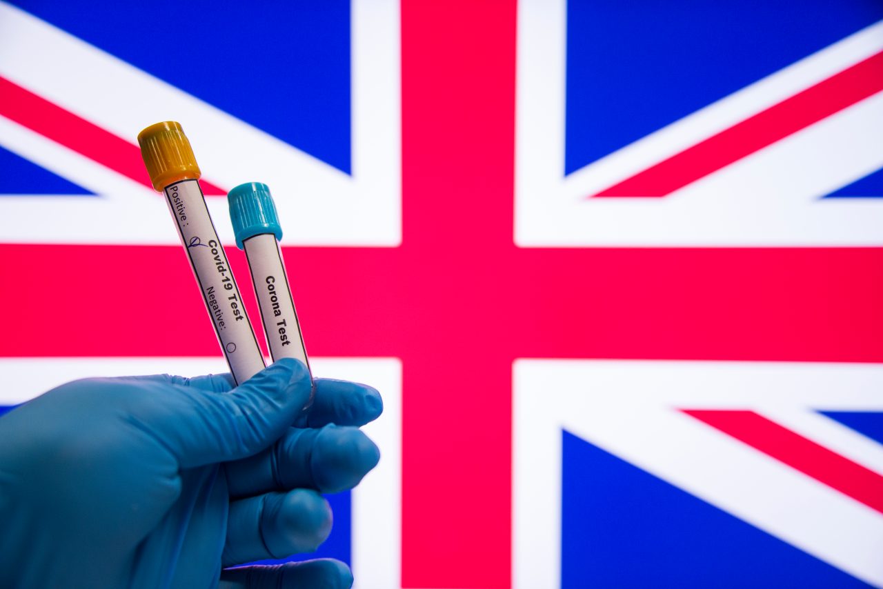 Ministrul britanic al Sănătăţii infirmă introducerea de noi restricţii anti-Covid: Trebuie să învăţăm să trăim cu virusul