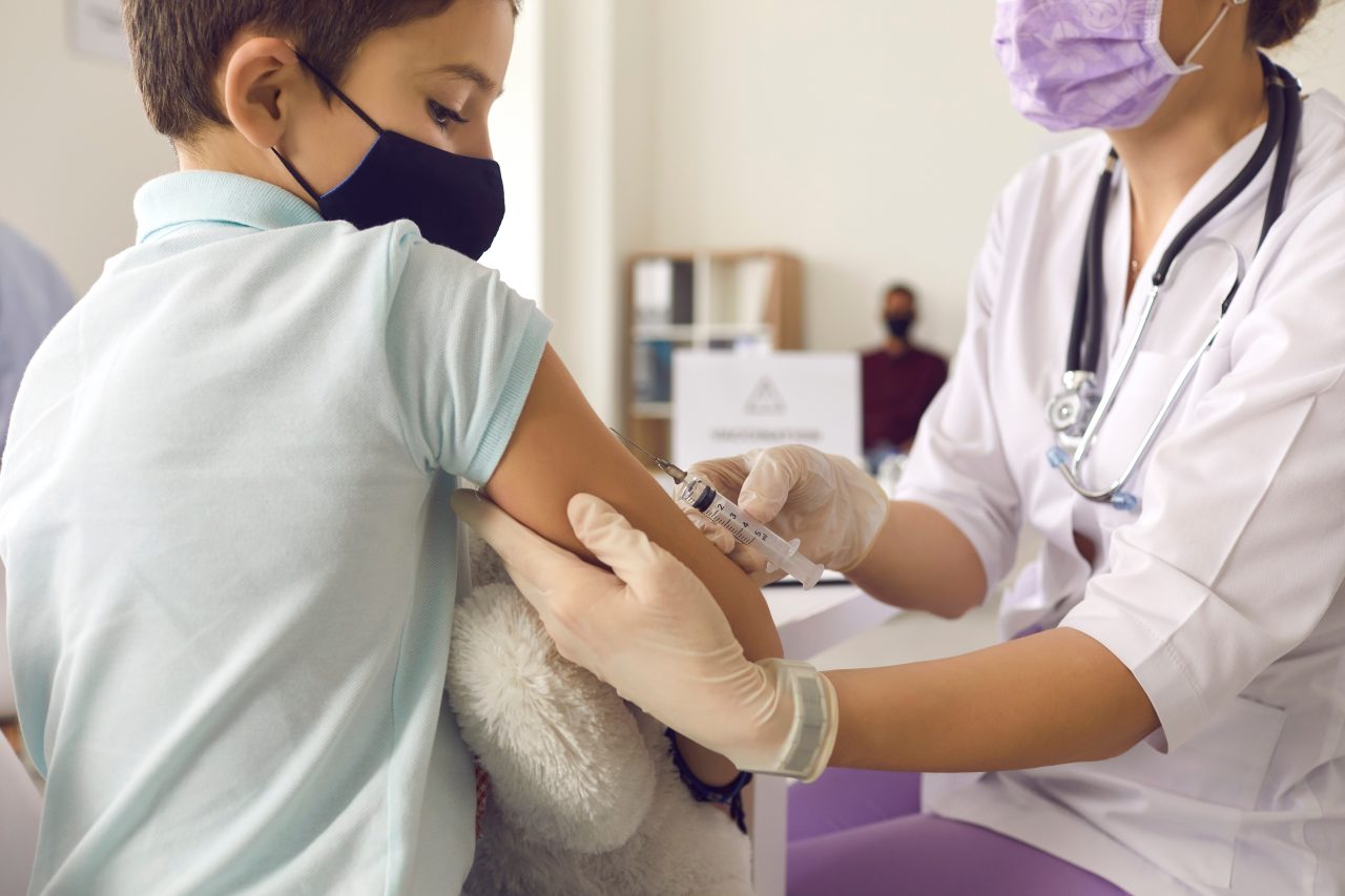 CNCAV: 4297 de români s-au vaccinat anti-COVID în ultima zi. Aproape 8 milioane de persoane sunt vaccinate cu schema completă