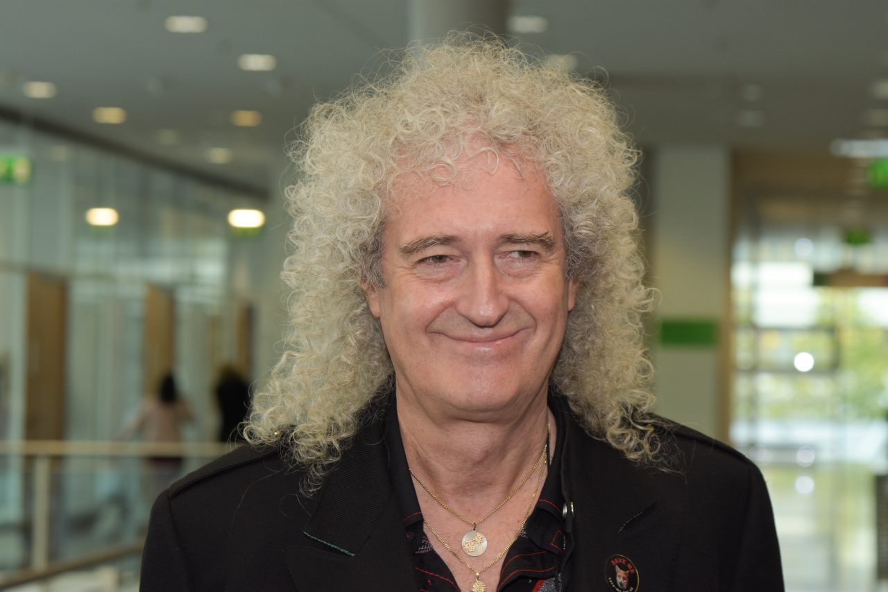 Brian May, chitaristul trupei Queen, a anunțat că s-a infectat cu COVID-19