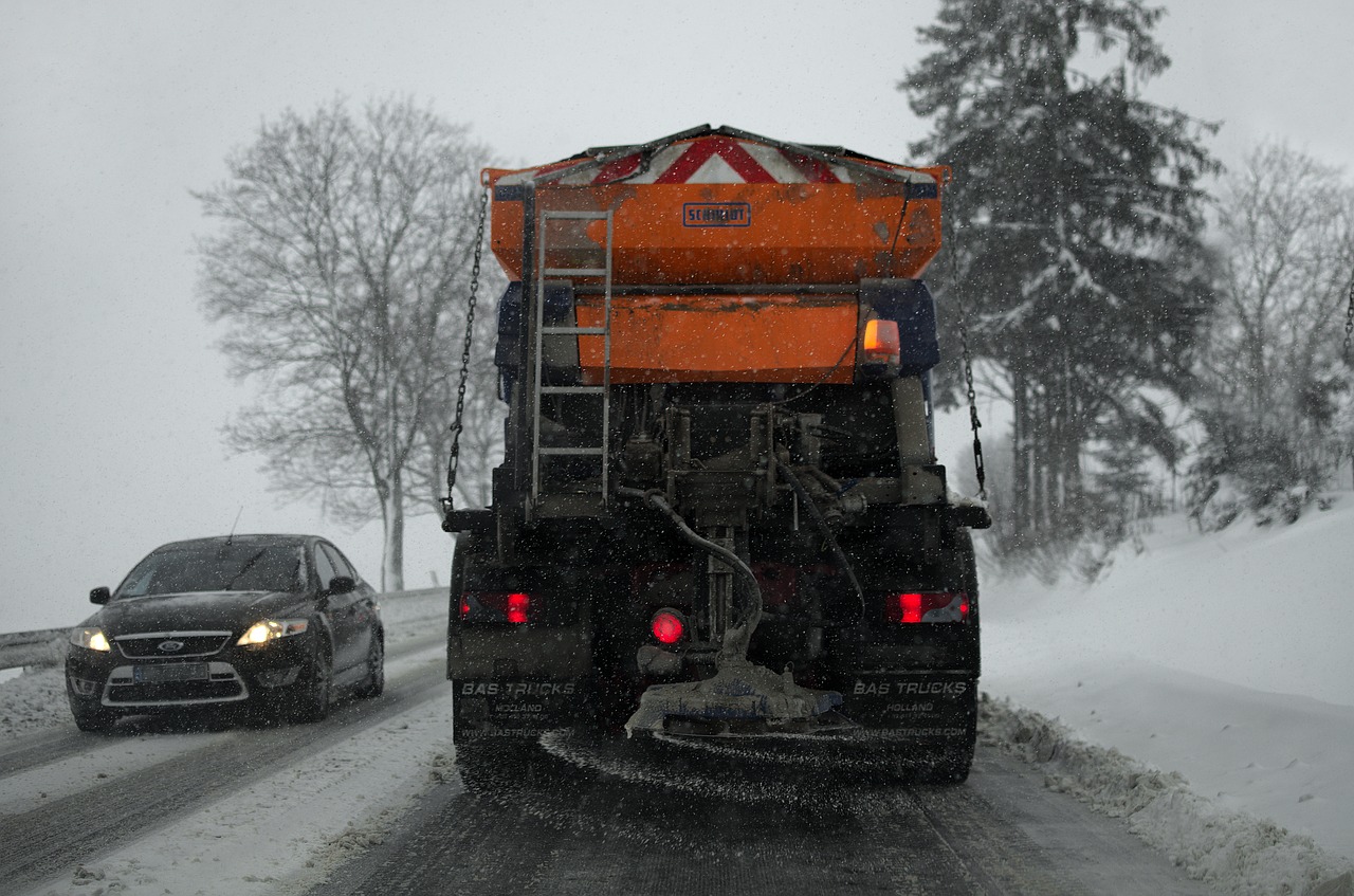 Avertizare meteo de cod galben de polei în București și în alte județe. Alerte meteo de ninsori și viscol în 26 de județe