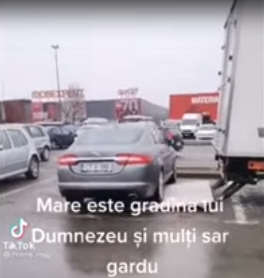 Un constănțean „șmecher” și-a parcat „bolidul” pe rampa de aprovizionare a unei autoutilitare din București