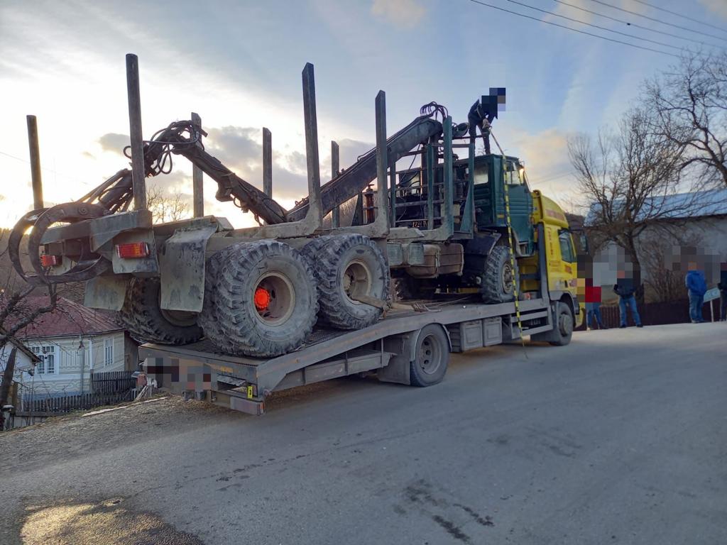 Femeie de 73 de ani din Vrancea, lovită de cablurile aeriene rupte de ...