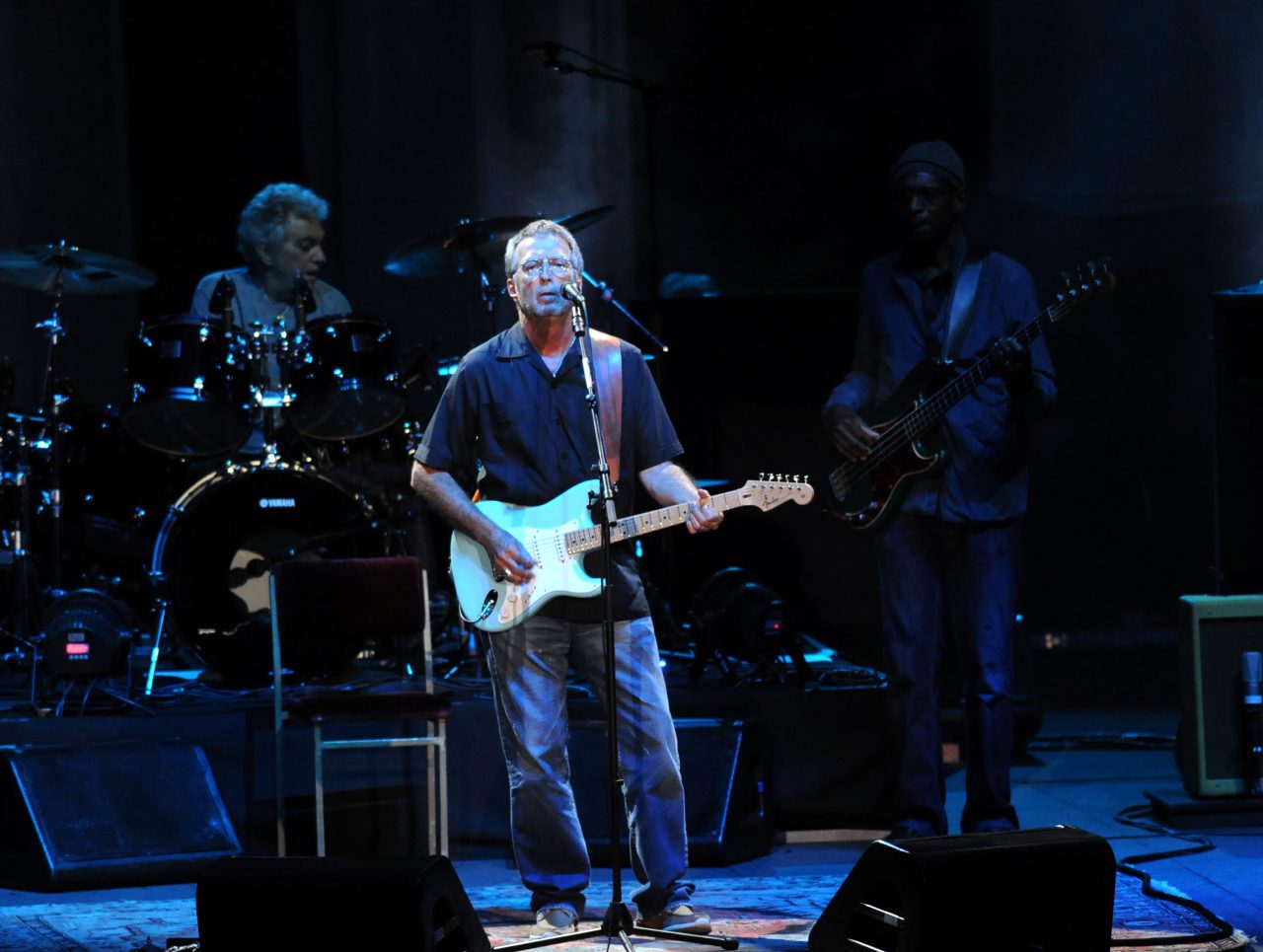 Eric Clapton spune că persoanele care s-au vaccinat anti-COVID sunt victime ale „hipnozei de formare în masă”