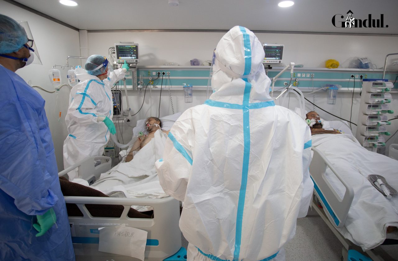 Numărul medicilor români care au plecat la muncă în străinătate a scăzut anul trecut. Ce salarii pot câștiga în Occident