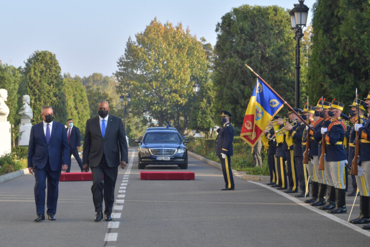 Discuție la nivel înalt. Ministrul Apărării a vorbit cu omologul său american despre securitatea din regiunea Mării Negre și despre suplimentarea trupelor SUA