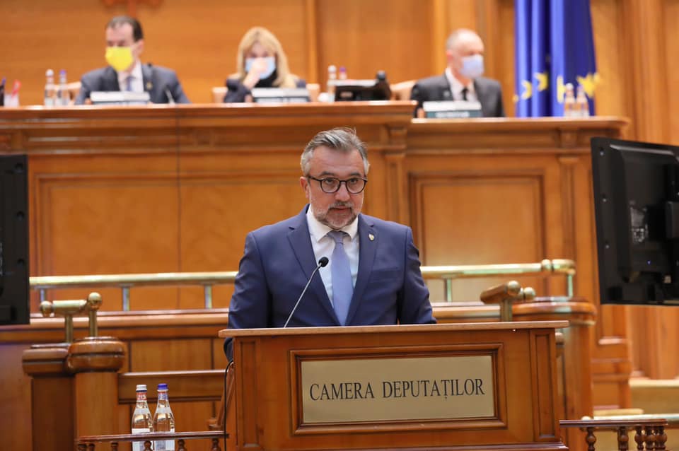 USR a depus moțiune de cenzură împotriva ministrului Culturii, Lucian Romașcanu, în urma scandalului de la Teatru Național București