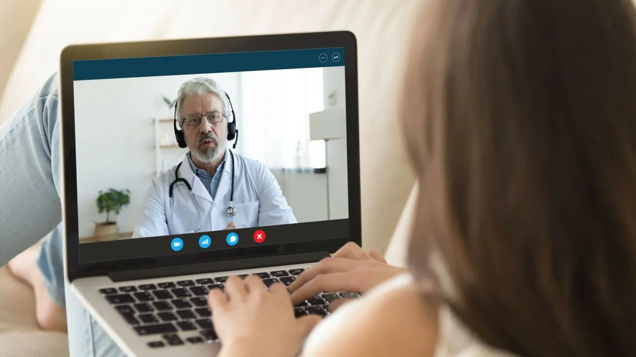 SOSMYDOCTOR, cel mai tare spital online, peste 200 de medici sunt disponibili în orice moment în aplicaţie