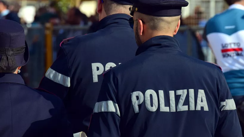 Un bărbat și-a împușcat mortal fratele, cumnata și nepoții minori, în Sicilia