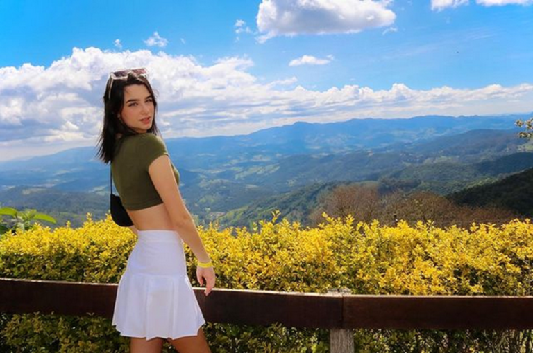 O tânără fotomodel din Brazilia a fost răpusă de coronavirus, la doar