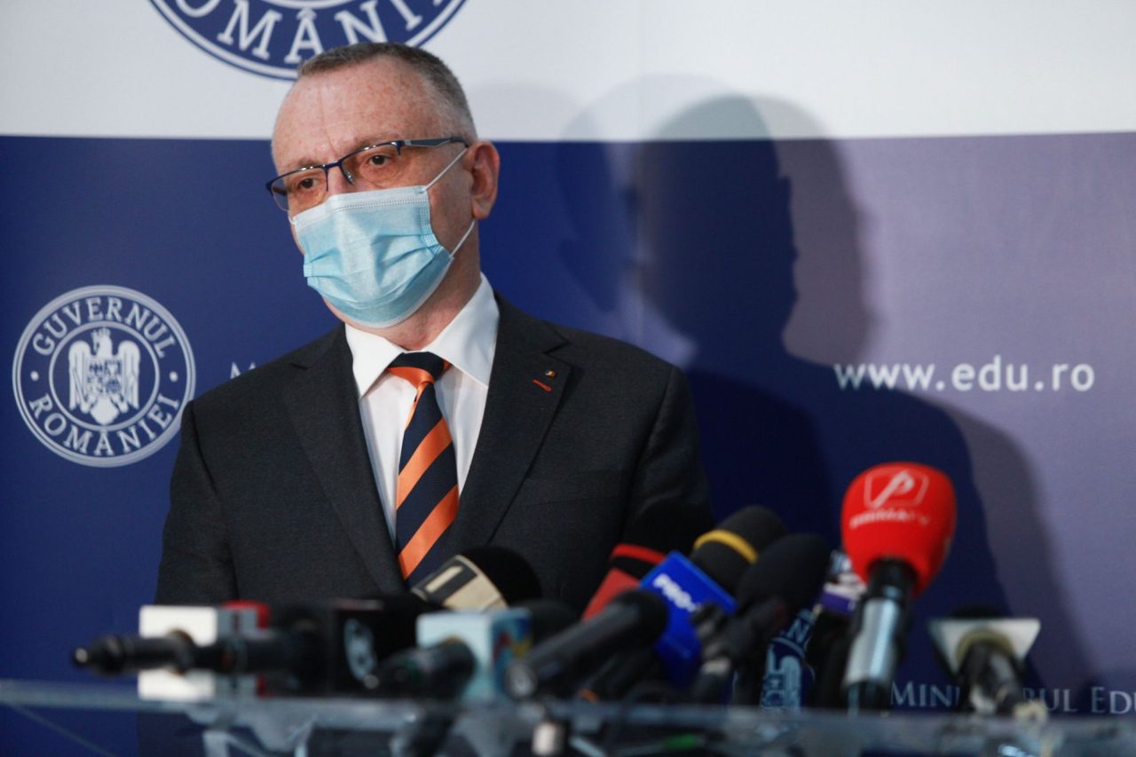 Sorin Cîmpeanu, despre pierderile din educaţie din cauza pandemiei: Sunt foarte mari. Există o explozie a fenomenului de bullying în şcoli, extrem de gravă