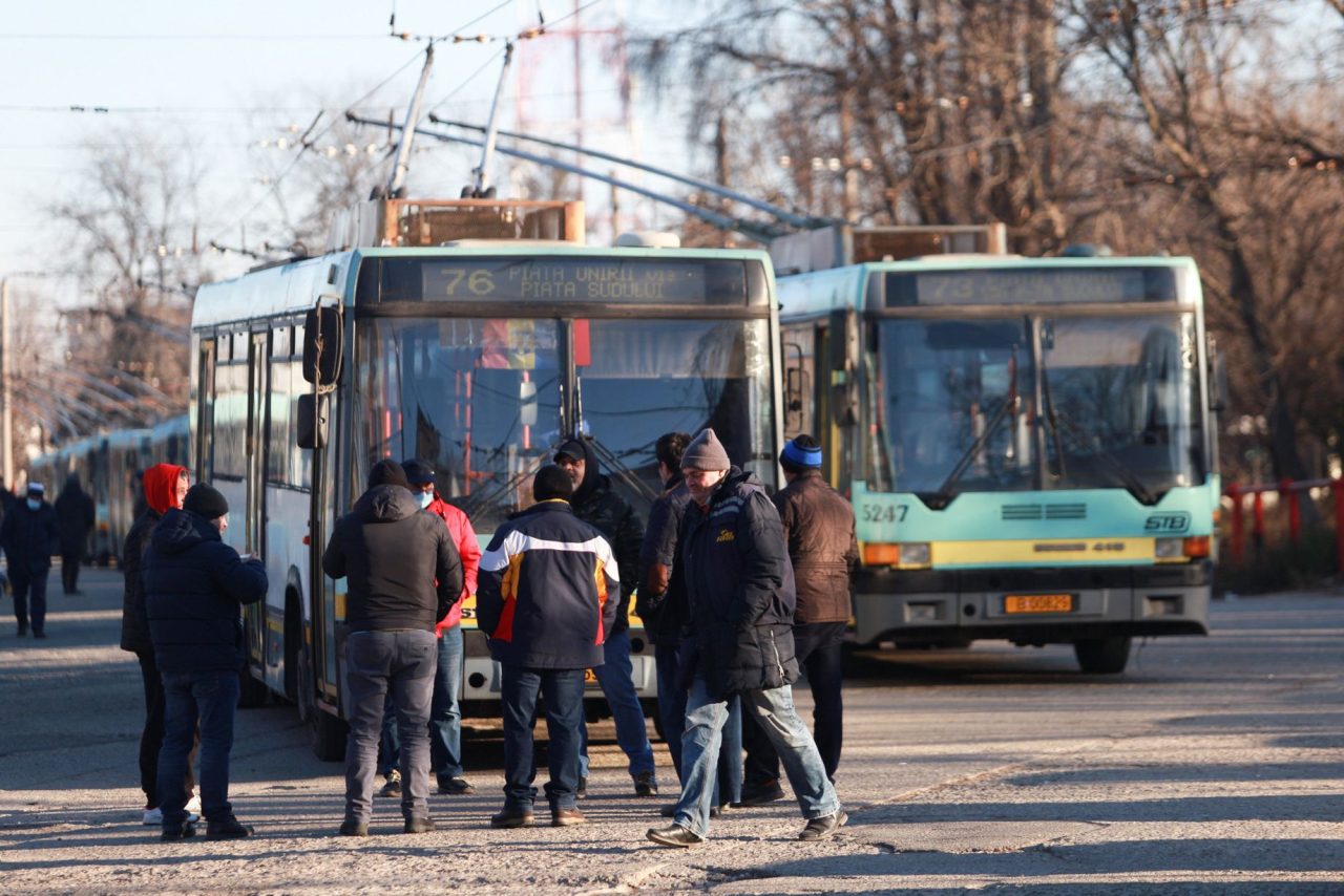 Ce salarii au șoferii de autobuze de la STB care au intrat joi în grevă și au blocat Bucureștiul