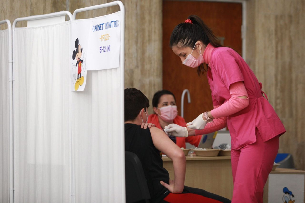 Aproape 3.000 de români s-au vaccinat anti-Covid, în ultimele 24 de ore. Peste 70 dintre aceștia sunt copii