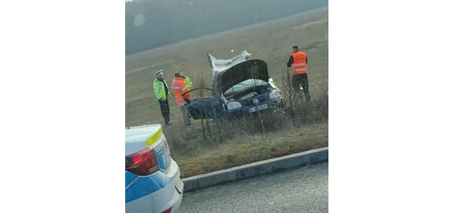 Accident grav pe autostrada A1 București-Pitești. Două persoane au fost rănite după ce un autoturism a intrat într-un TIR.Traficul este restricționat
