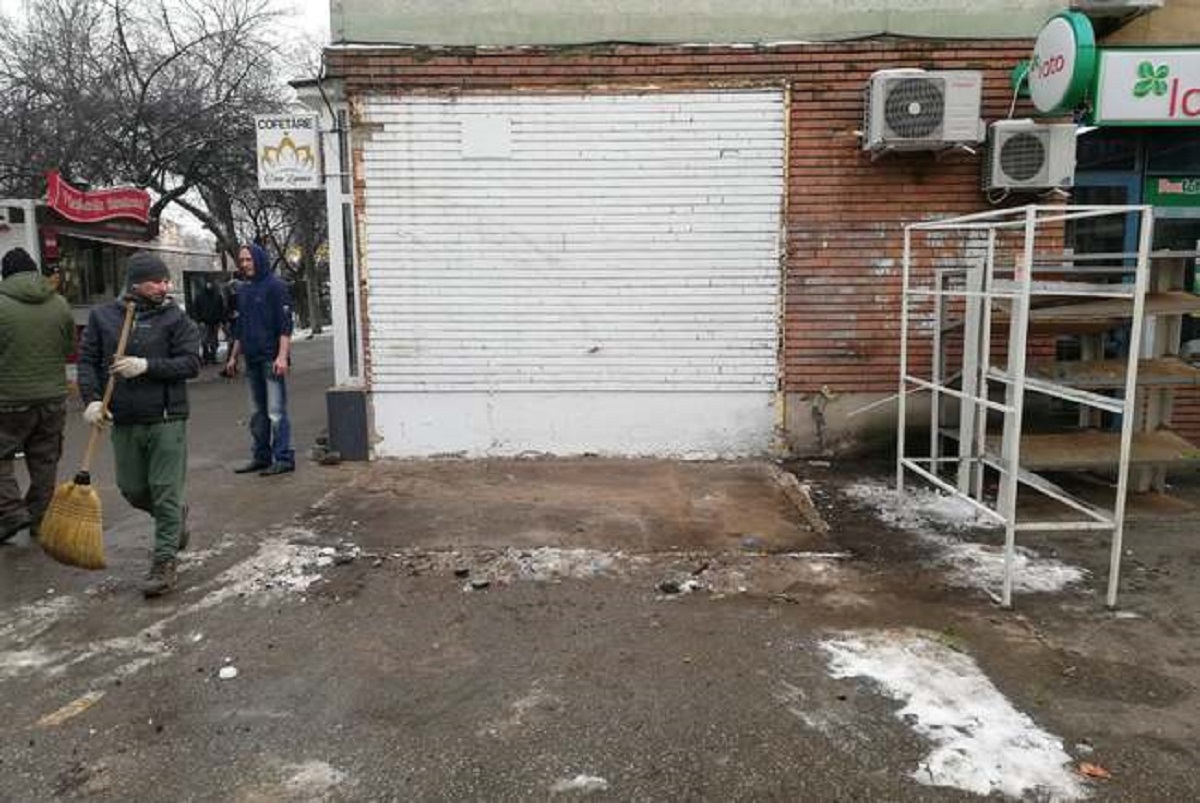 VIDEO | Gestul unei femei din Timișoara, după ce a aflat că autoritățile îi demolează aprozarul. Totul a fost filmat și a devenit viral