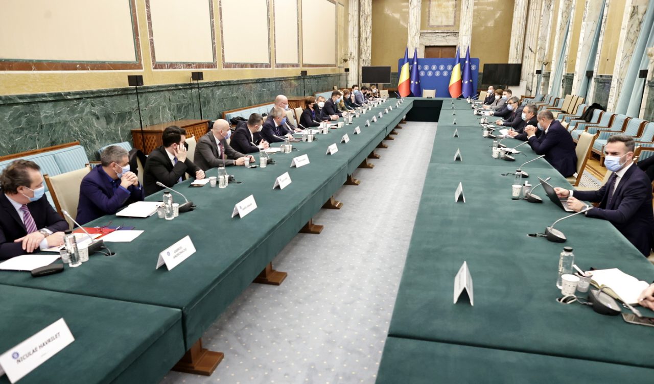 Care este poziția producătorilor și furnizorilor din energie după propunerile de modificare a schemei de compensare și plafonare a prețurilor. Concluziile premierului