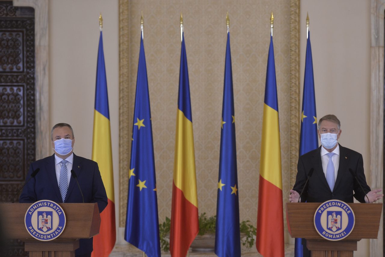 O nouă platformă care depistează fake-news-urile din online. Cine îl asociază pe Nicolae Ciucă sau pe Klaus Iohannis cu „incompetența” sau „corupția”, suspect de propagandă rusă