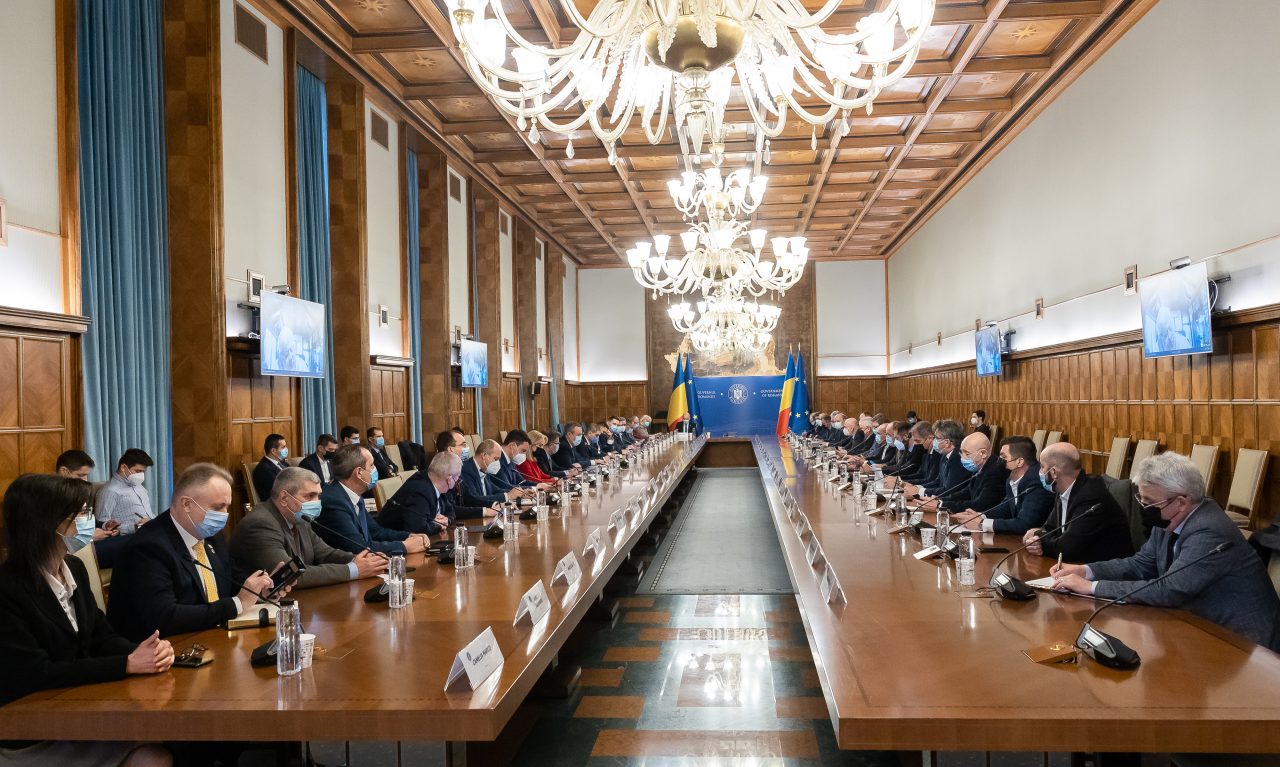 Patronatele și sindicatele se declară „alarmate de criza energetică cu care România se confruntă”. Scrisoarea deschisă transmisă premierului, înaintea ședinței coaliției