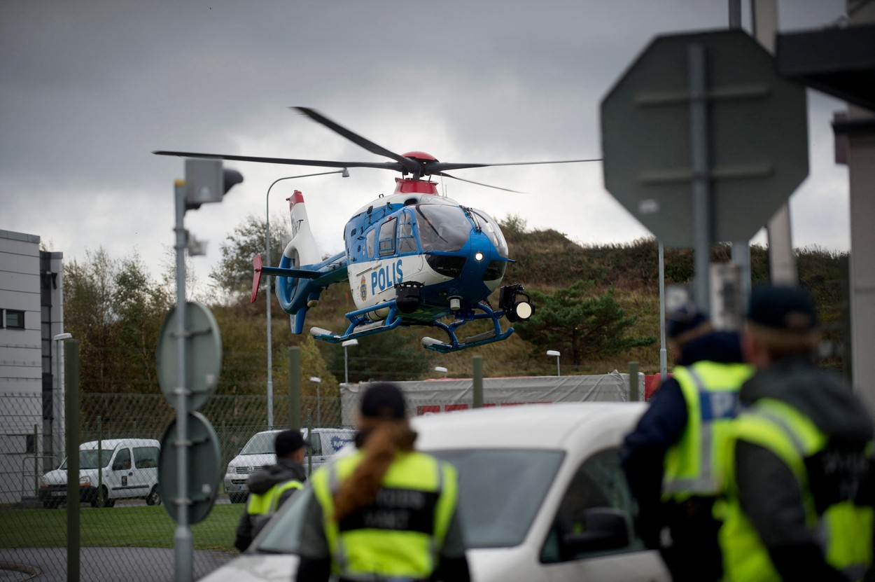 Băiat român, ABANDONAT de părinţii săi pe străzile unui oraș suedez, în condiţii mizere. Ce au făcut ulterior, cei doi soți