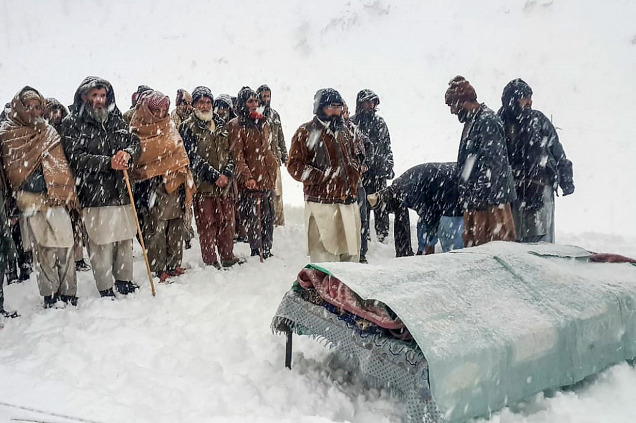 Afganistan: Cel puțin opt morți și zece răniți în urma unor avalanșe urmate de alunecări de teren