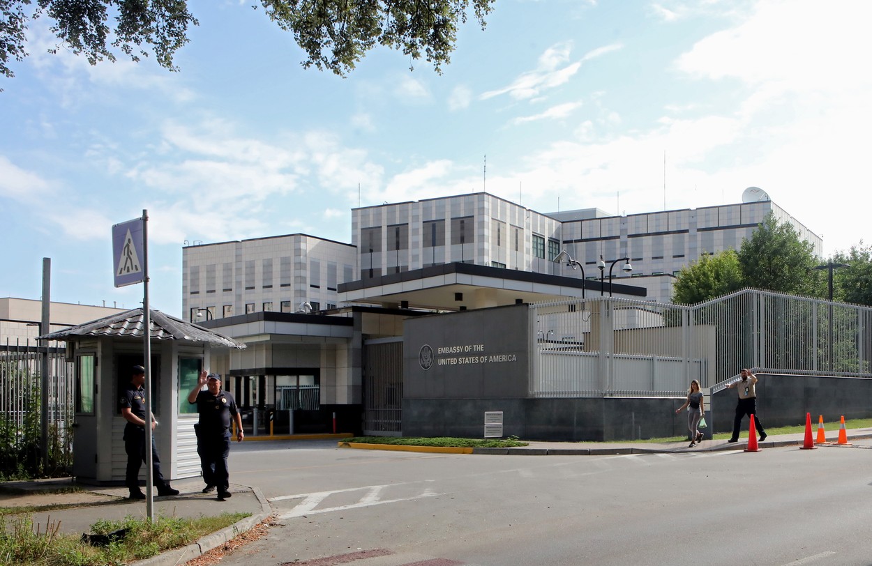 Oficial ucrainean, după rechemarea în SUA a famililor diplomaților americani de la Kiev: ”O decizie prematură”