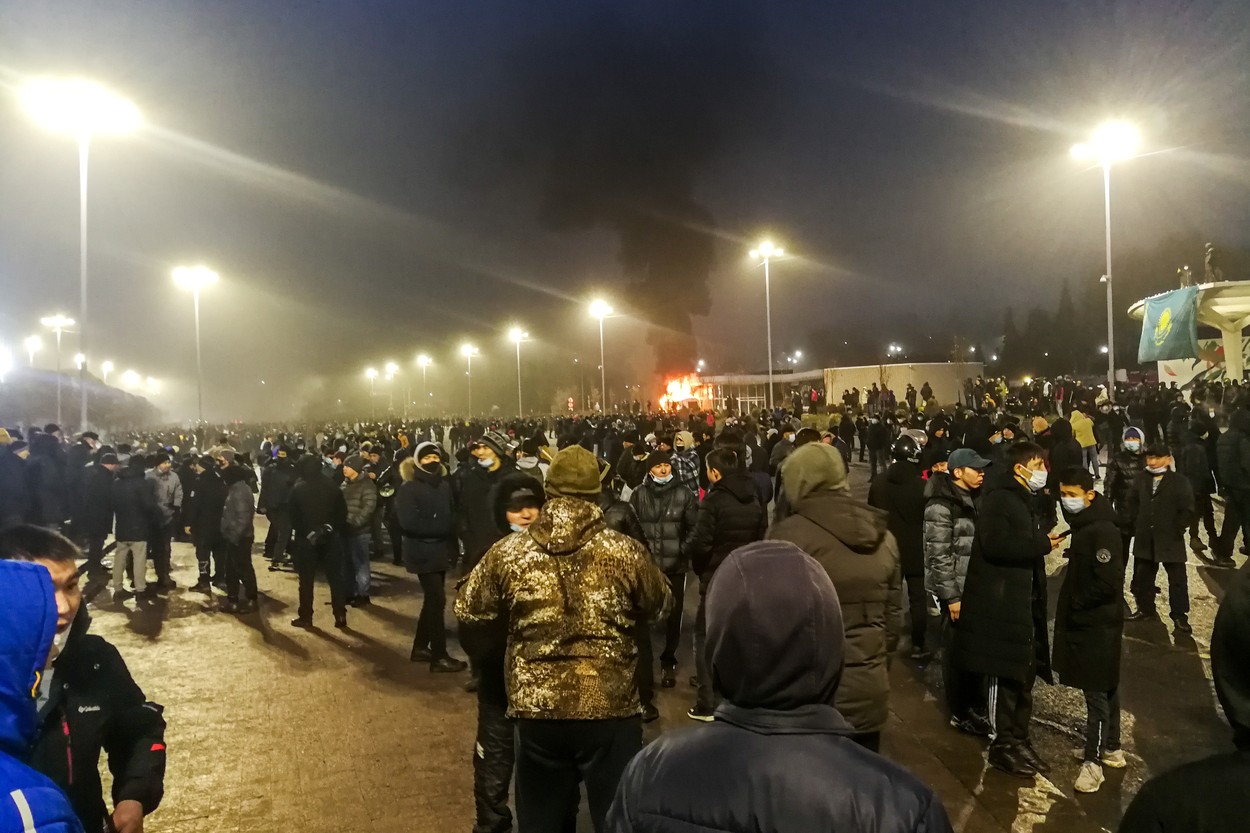 Rusia trimite forțe de menținere a păcii și „stabilizare” a situației în Kazahstan