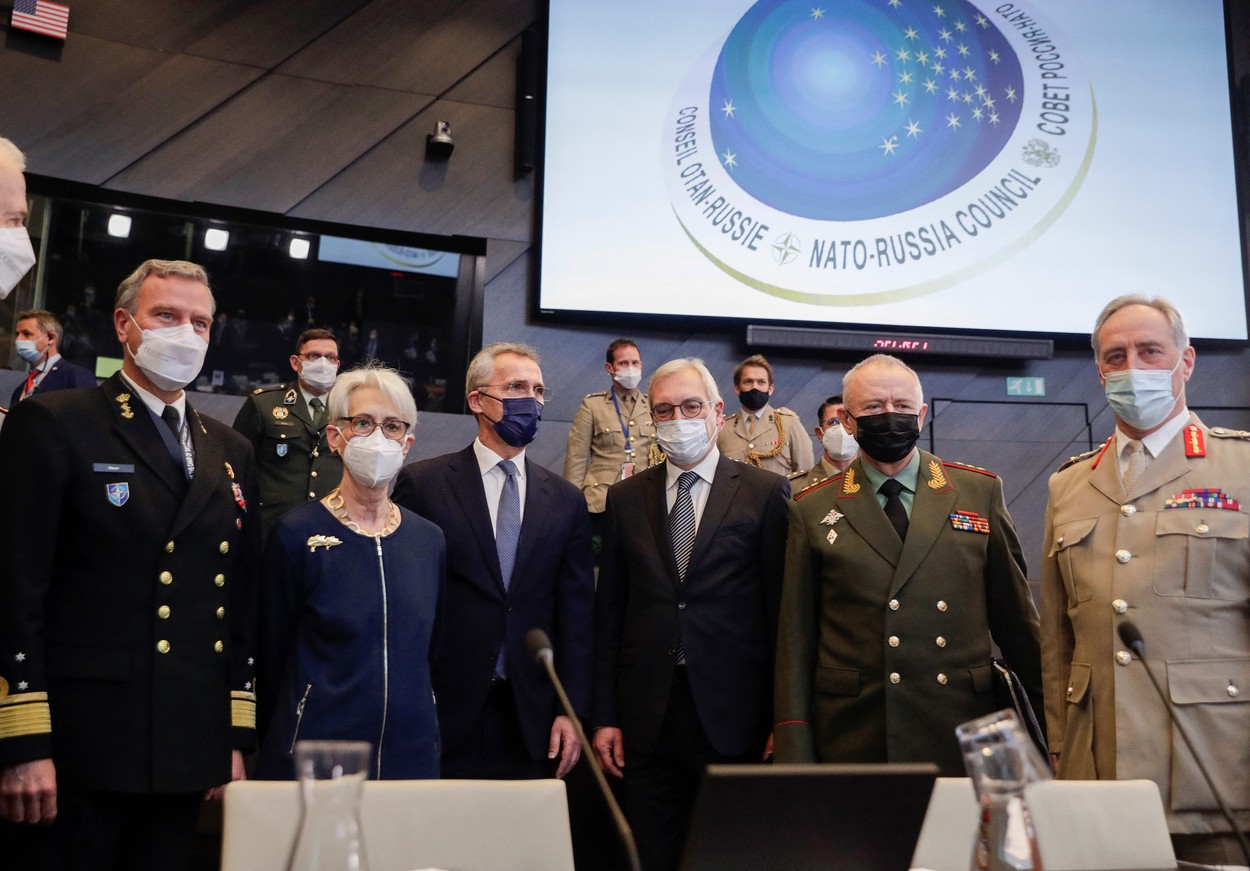Consiliul NATO-Rusia. ”Vulpea argintie”, față în față cu oficialii Kremlinului: ”Nu se lasă afectată de nimic”