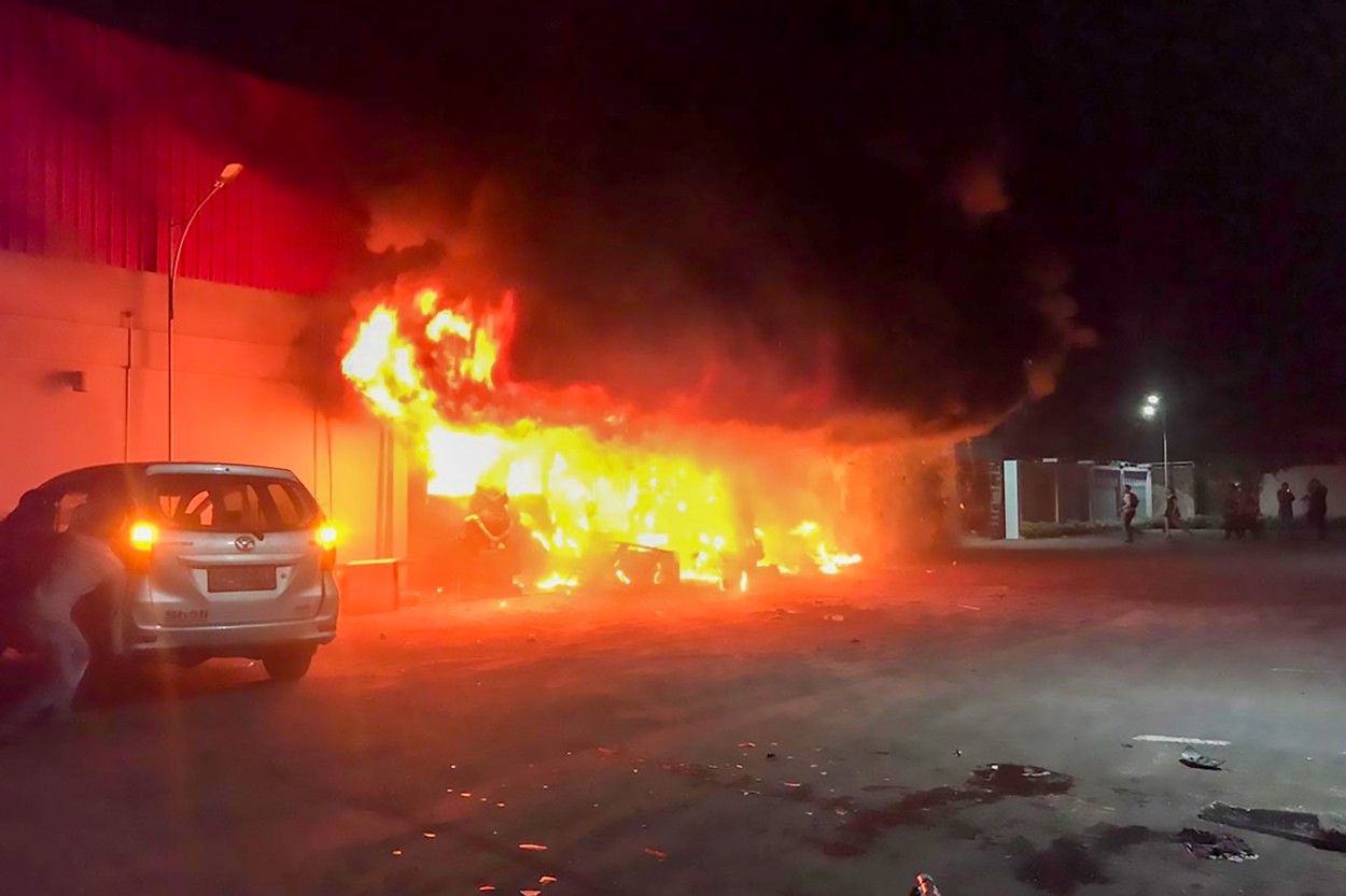 Incendiu puternic într-un club din Indonezia. Cel puţin 19 persoane au murit
