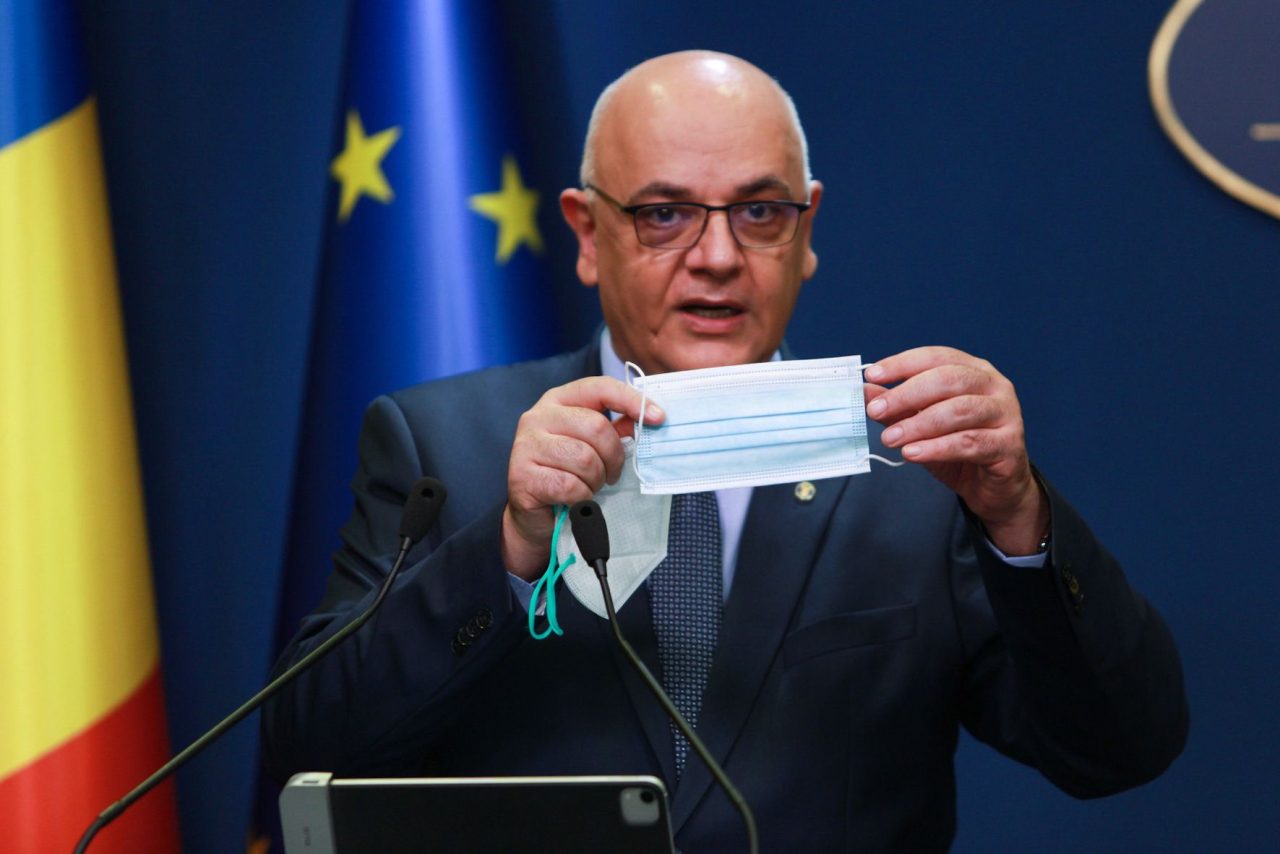 VIDEO | Raed Arafat: „Masca trebuie purtată pe stradă, în stații și în toate locurile în care cineva nu e singur”. Zonele exceptate de la regulă