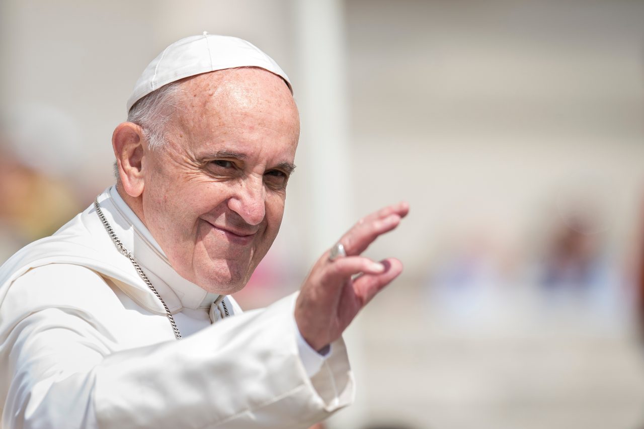 Papa Francisc le recomandă părinților să le acorde sprijin copiilor lor dacă aceștia sunt gay: „Nu vă ascundeți în spatele unei atitudini de condamnare”
