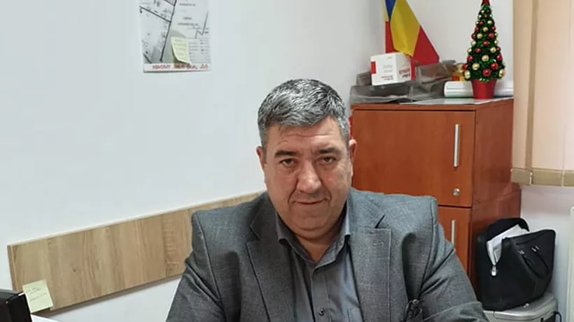 Primarul din Ștefăneștii de Jos, săltat de DIICOT, în dosarul în care este acuzat că a abuzat sexual o fată de 13 ani. Edilul ar fi fost dat pe mâna anchetatorilor de șoferul unei primărițe