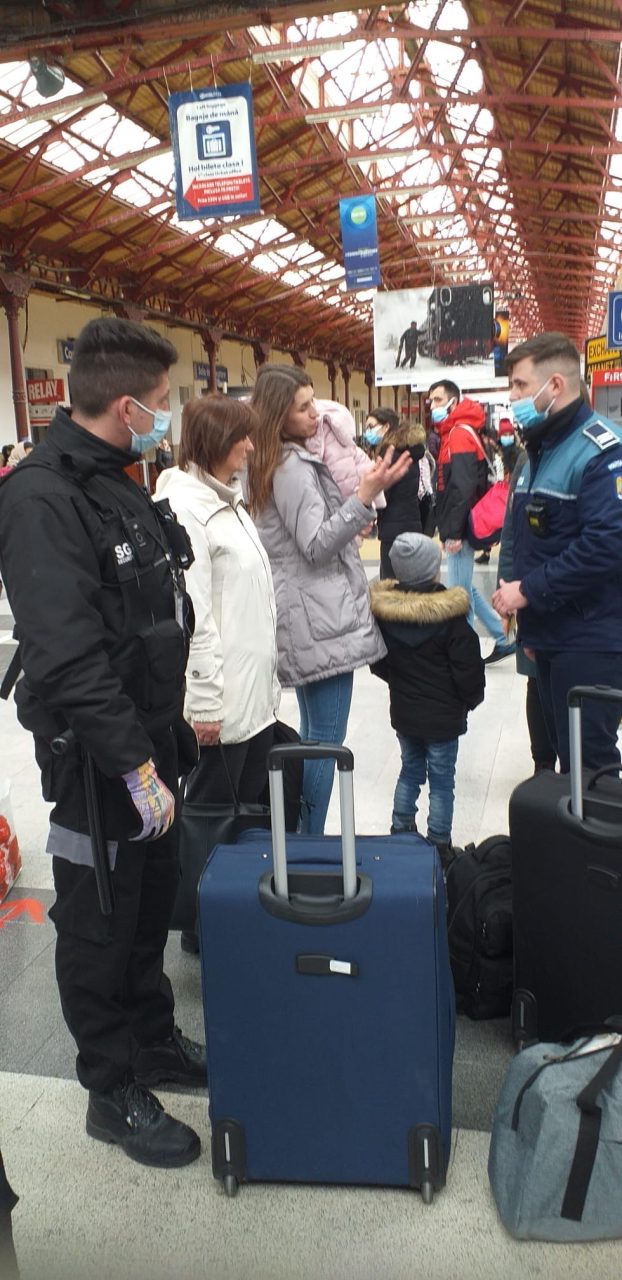 Aproximativ 100 de refugiaţi din Ucraina ajung astăzi în Gara de Nord din Bucureşti