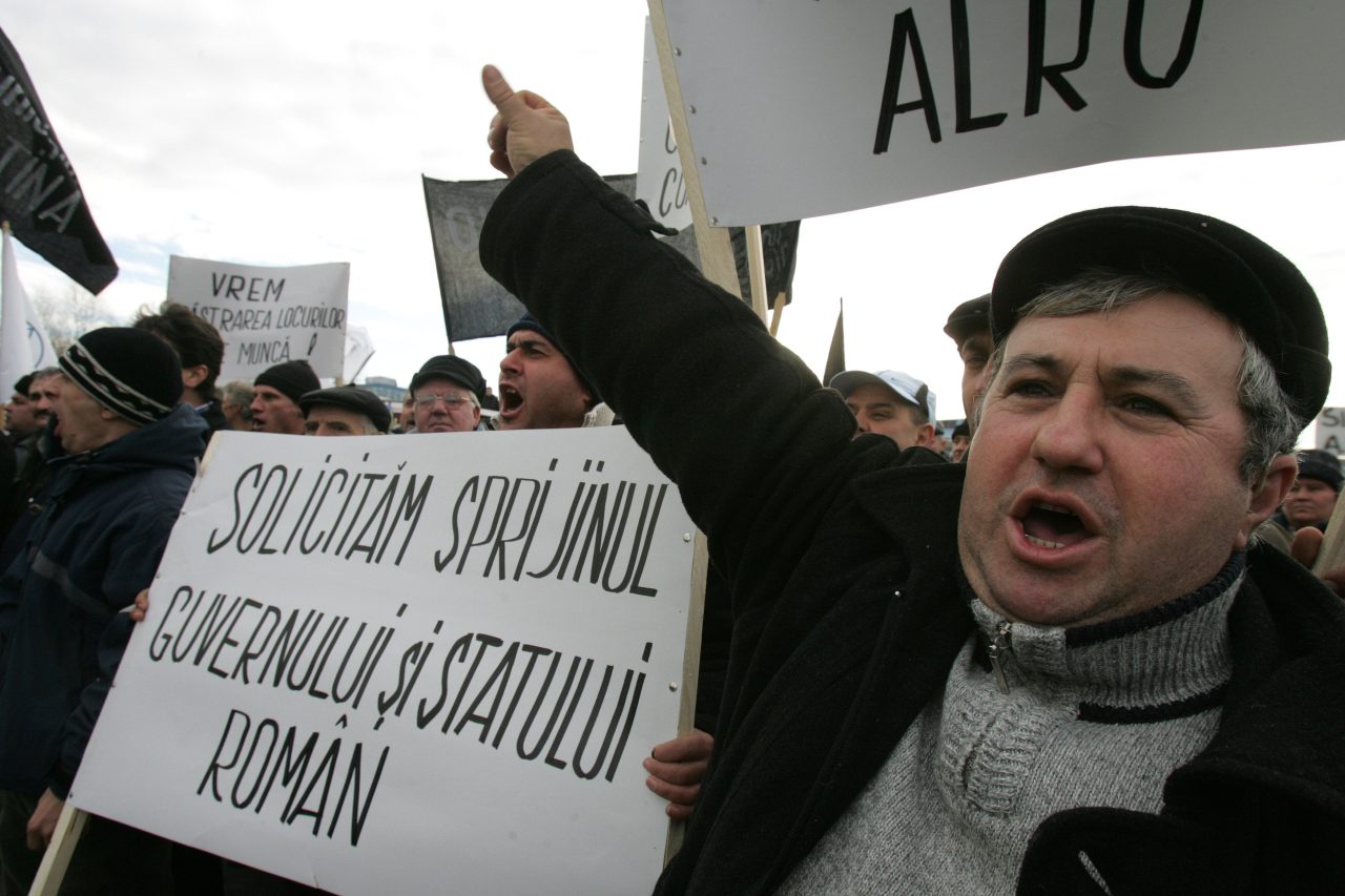 Sindicaliștii de la ALRO Slatina și alte companii din industria metalurgică protestează vineri în fața Guvernului. Care sunt nemulțumirile lor