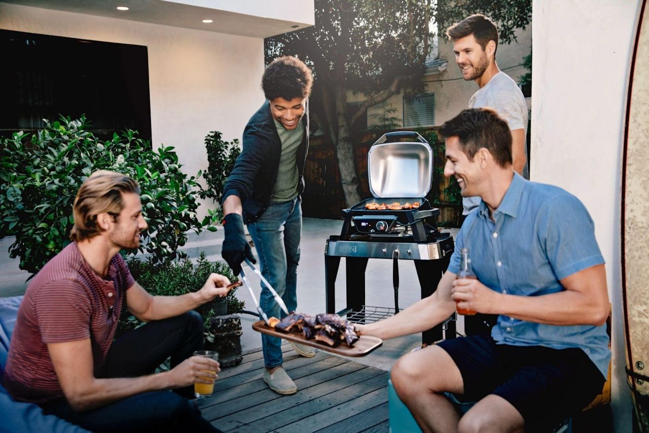 Chiar dacă e iarnă, răsfață-ți familia sau prietenii cu preparate delicioase, gătite perfect pe un grătar electric premium de interior (P)