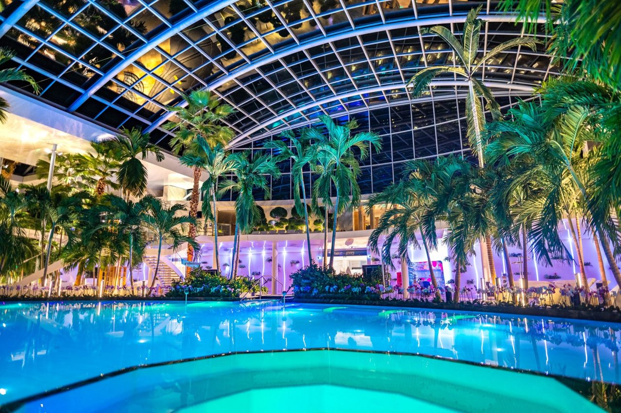 Incident grav la Therme. Un adolescent de 17 ani, la un pas de înec. Medicii încearcă să îl salveze