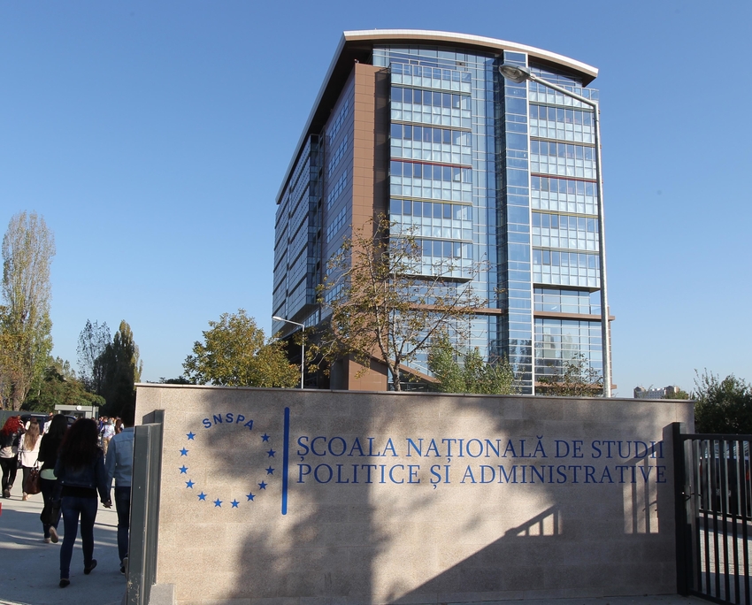 Admiterea 2022 la SNSPA se va desfășura online. Când te poți înscrie la prima sesiune de pretestare