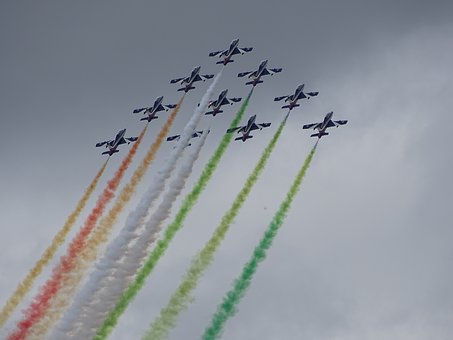 Ministrul de Externe, discuţie cu omologul britanic privind crearea grupului de luptă al NATO din România