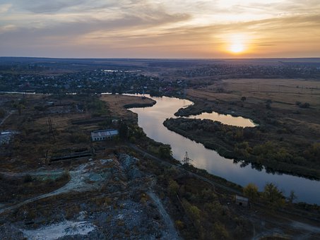 Ministrul ucrainean al Apărării: Evacuații din Donbas se întorc din Rusia