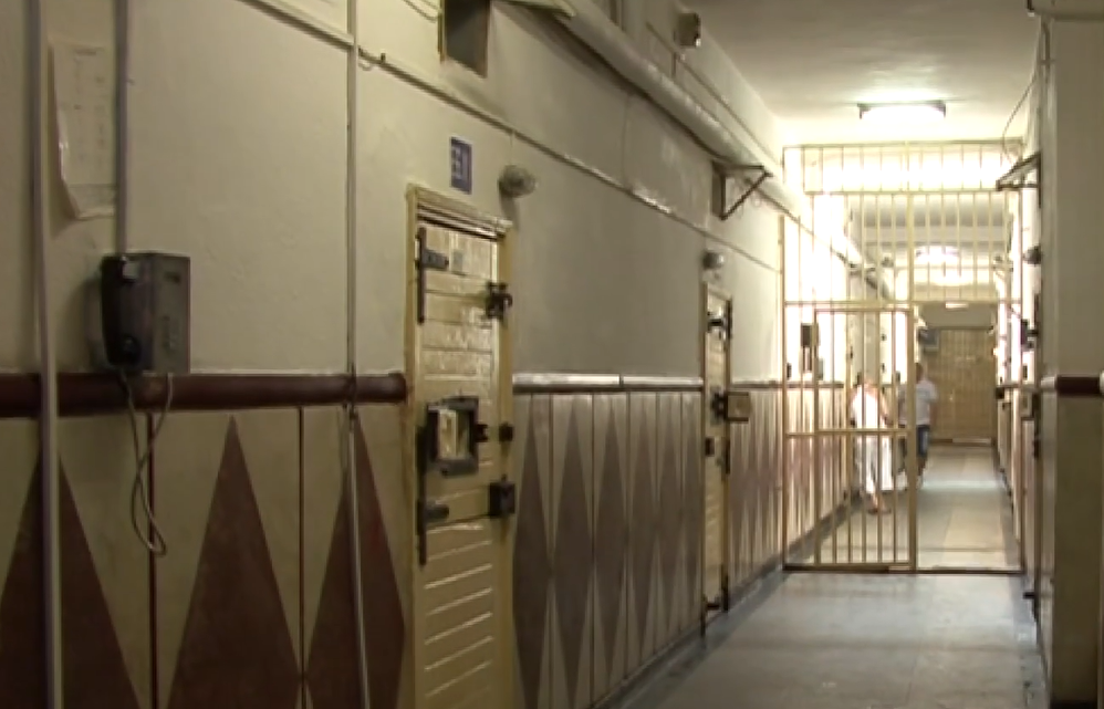 Focar de COVID la Penitenciarul Iași. Ce se întâmplă cu deținuții infectați