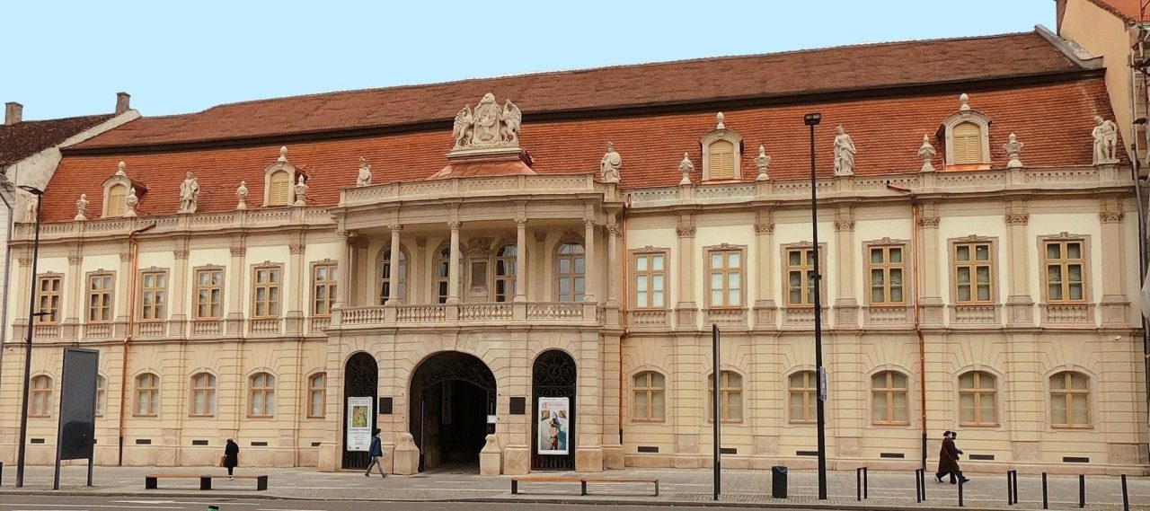 Muzeul de Artă din Cluj rămâne fără trei sferturi din Palatul Bánffy. „Statul a pierdut cea mai importantă clădire în stil baroc din Europa Centrală. S-a renunțat suspect de ușor”