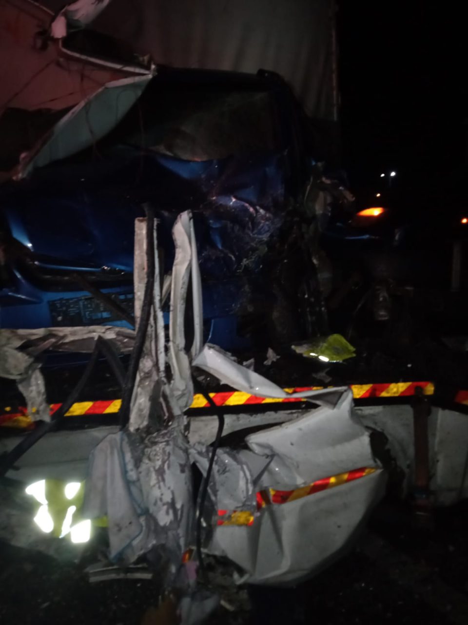 Impact violent între un autocar și o autoplatformă la Calafat, în Dolj. Un bărbat a murit, iar un altul a ajuns la spital