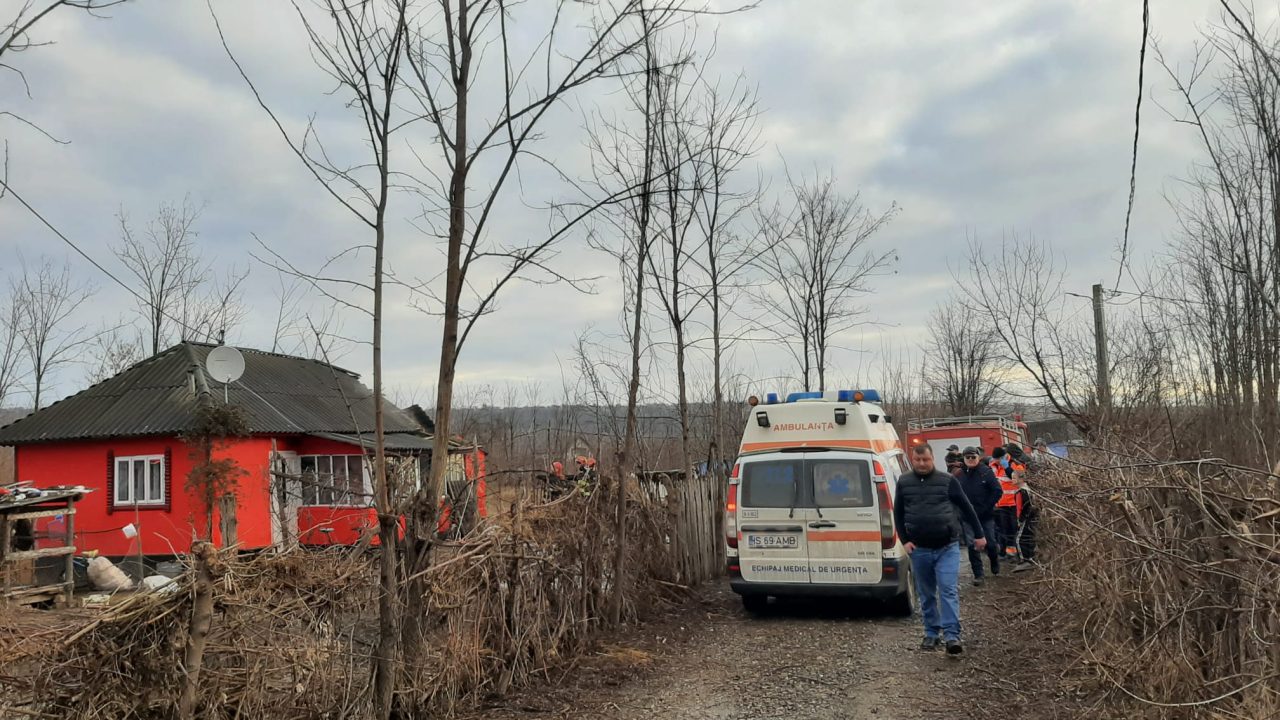 Incendiul din Iași: Fetițele erau singure în casă. De la ce a pornit focul