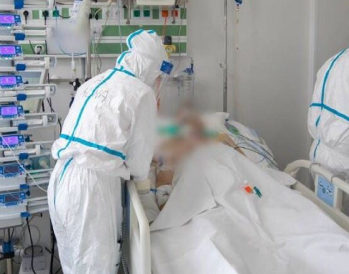 Legătura necunoscută dintre COVID-19 și SIDA. „HIV declanșează un proces prin care ne omorâm singuri”