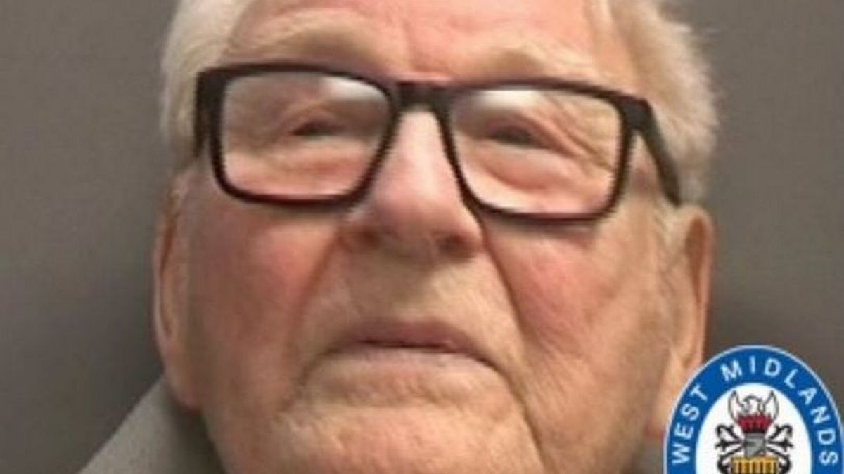 Unul dintre cei mai bătrâni pedofili a murit, după ce s-a înecat cu o băutură. Mai avea de executat 17 ani de închisoare