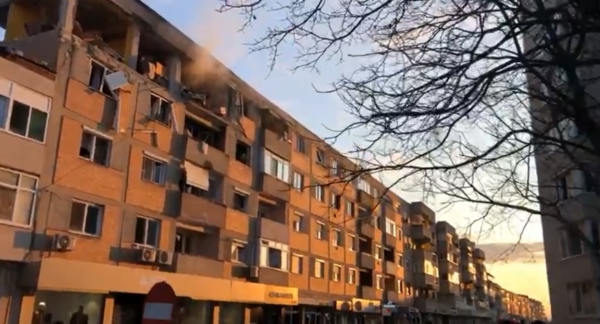 VIDEO | Clipe de coșmar în Carei: 11 oameni au fost răniți, după ce o explozie a avut loc într-un bloc