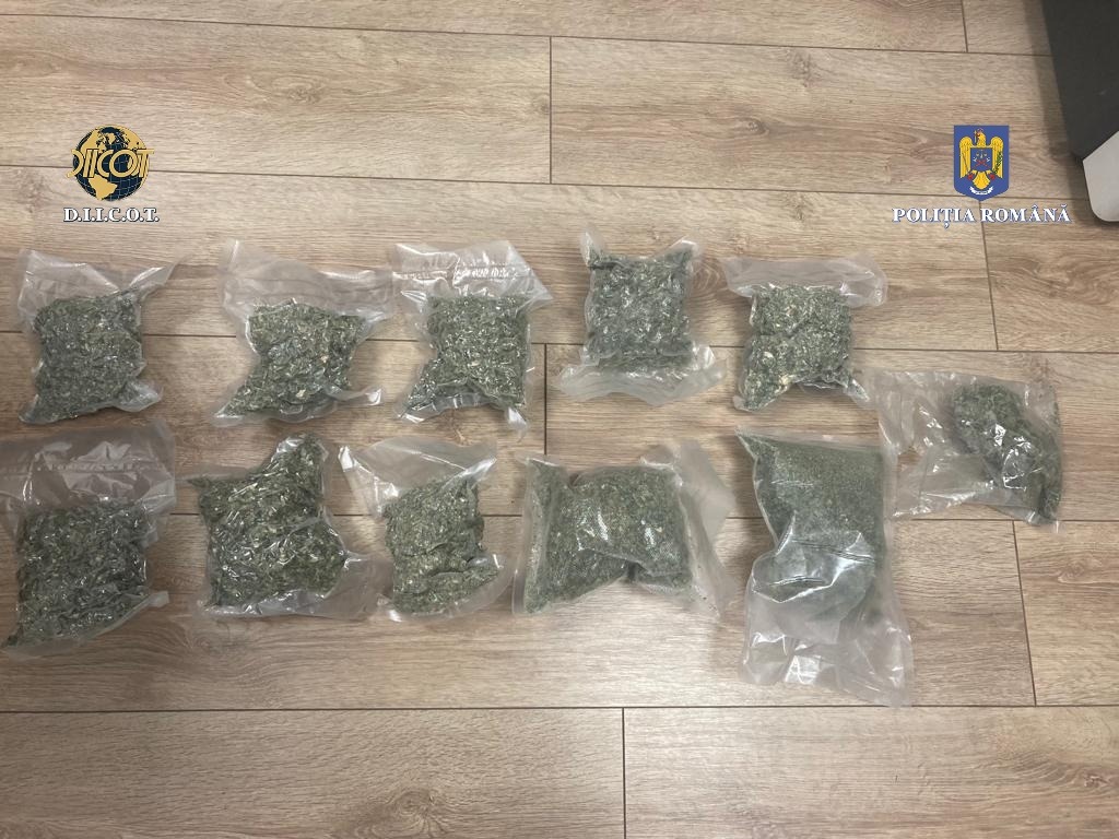 Bărbat prins în flagrant, în timp ce vindea droguri în Constanța. Cât ceruse pe un kilogram de canabis