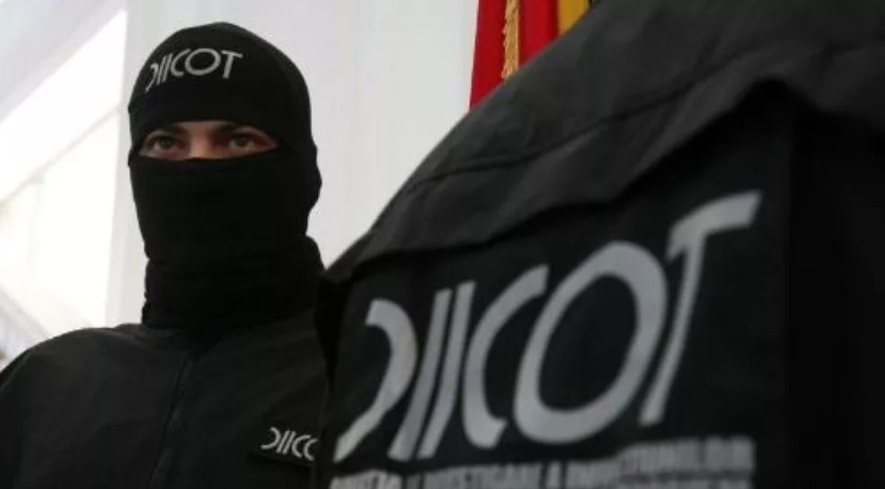 EXCLUSIV | DIICOT a destructurat mai multe rețele de trafic de migranți: patru dosare penale, 90 de suspecți și 170 de migranți prinși chiar în ziua perchezițiilor la pensiuni și parcări din zona de vest!