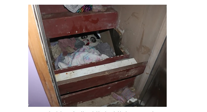 O fetiță de 6 ani care a dispărut în urmă cu doi ani, găsită într-o cameră improvizată. Cine a răpit-o
